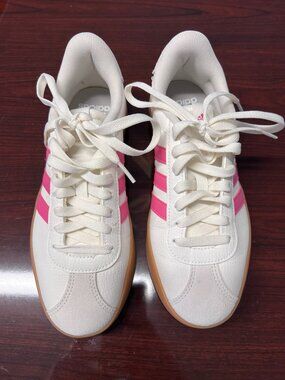 Like new Adidas Sneakers!